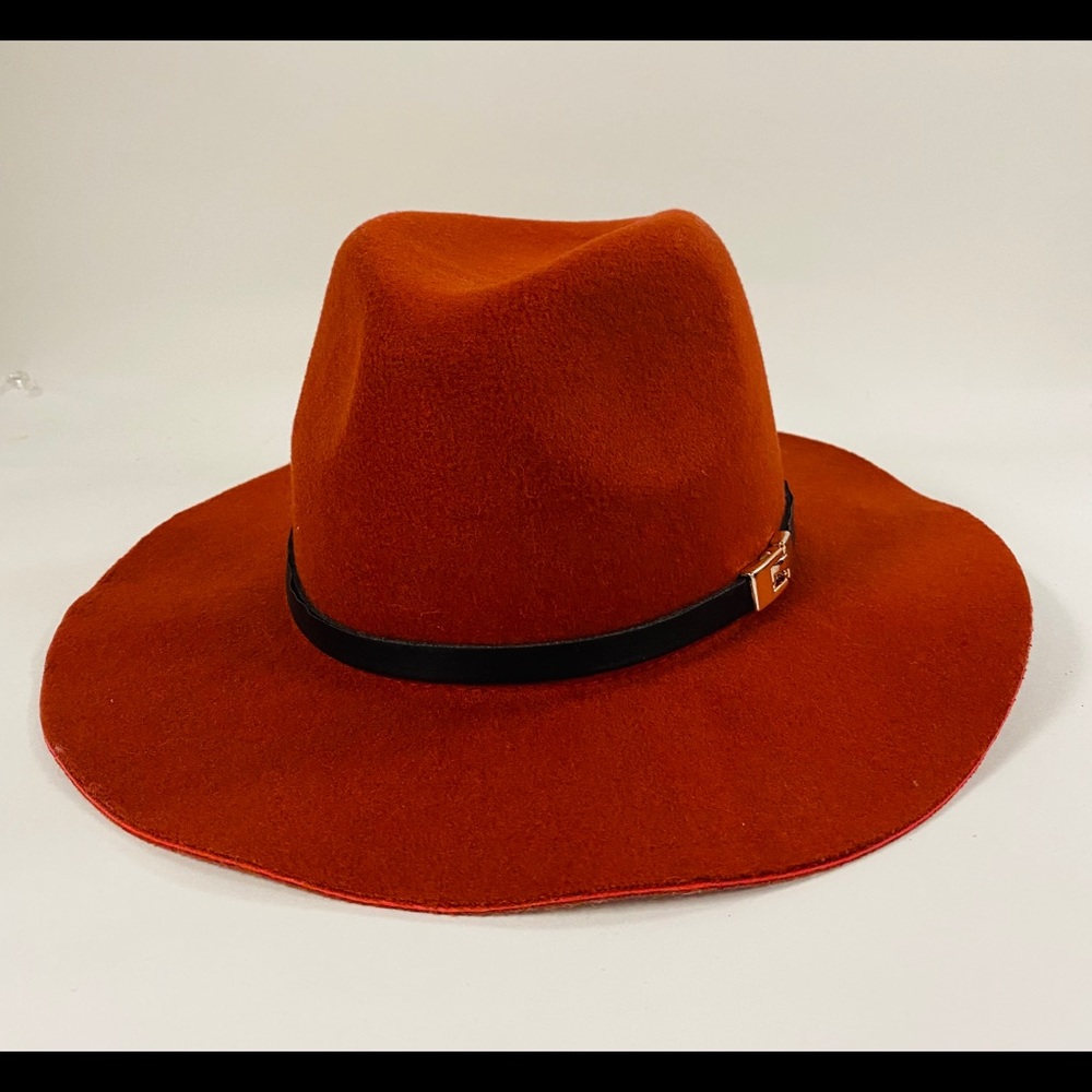 NWT felt fedora with faux leather band